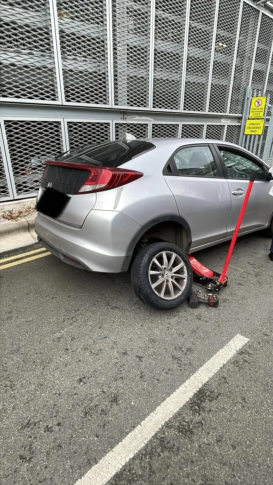 Tyre Repairing Shops in Wembley 24/7 Service Van