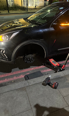 Mobile tyre technician performing 24/7 emergency other on location in London
