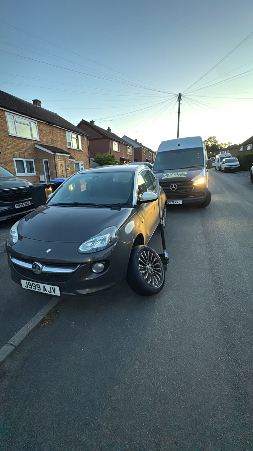 Mobile tyre technician performing 24/7 emergency tyre fitting on location in London